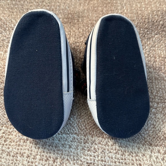 Cute Baseball Themed Design Velcro Boy’s Baby Shoes - Picture 3 of 4